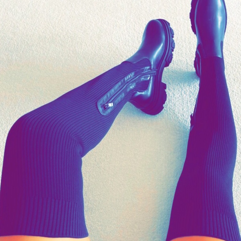 Black Flat Knitted Chunky Thigh High Boots!!🤩